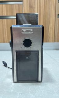 Delonghi coffee grinder with box