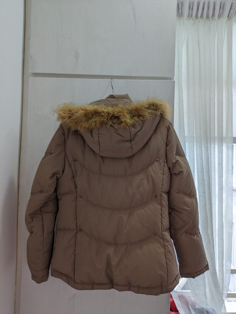 Down Puffer Jacket (Category: Coats, Jackets and Outerwear) located in Singapore. Submitted by quicksellit (Listing ID 1267154643, Image 2). Description: PTP 20" Waist 18.5" Length 24" Real 70% down feathers jacket (refer to pics for details).