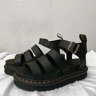 Dr. Martens Blaire Hydro Leather Strap in Black