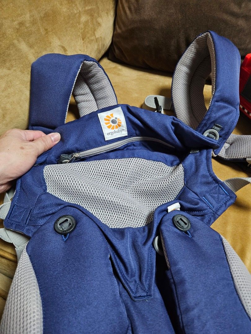 Ergobaby 360 Carrier, Babies & Kids, Going Out, Carriers & Slings on