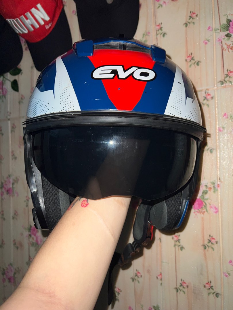 Evo helmet issue nasa pic na, Motorbikes, Motorbike Parts & Accessories, Helmets and other