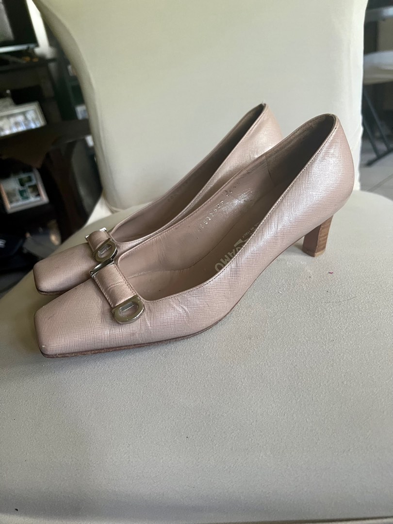 ferragamo kitten heels