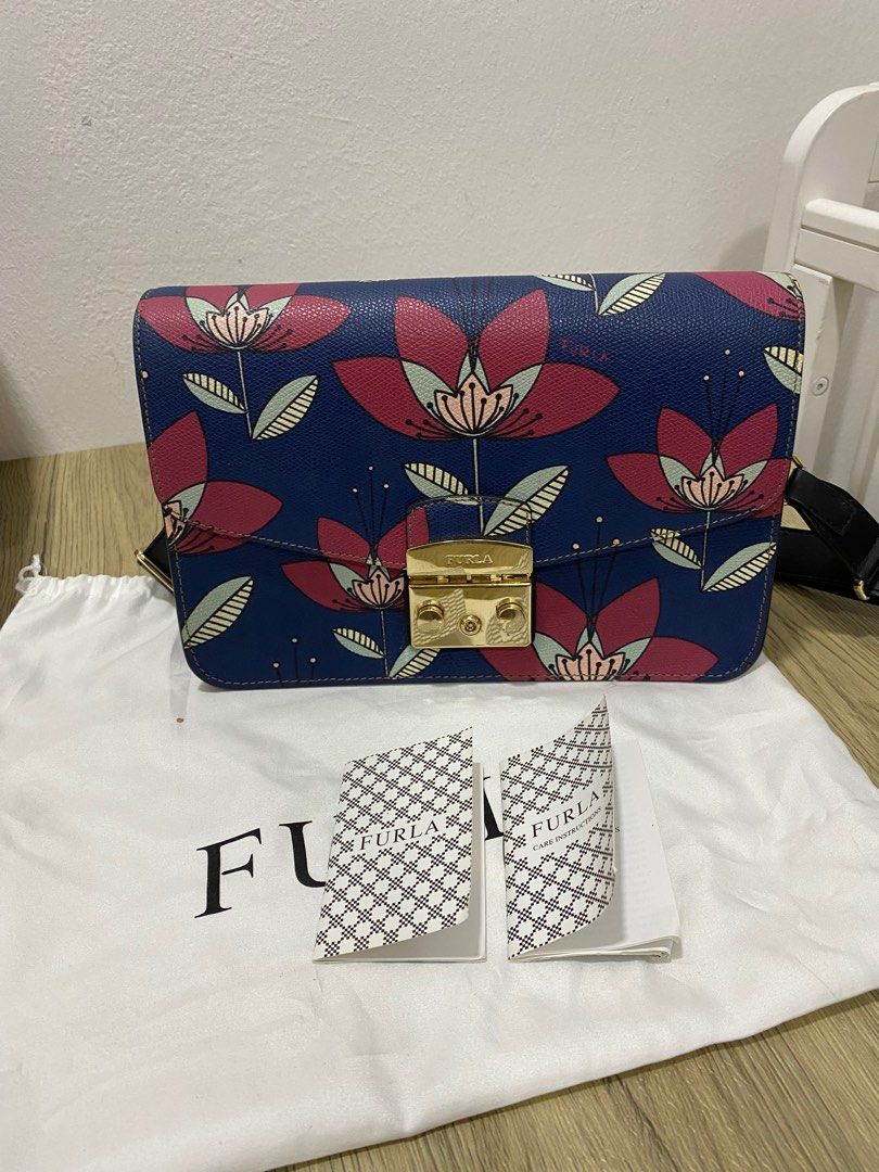 Furla printed bags store