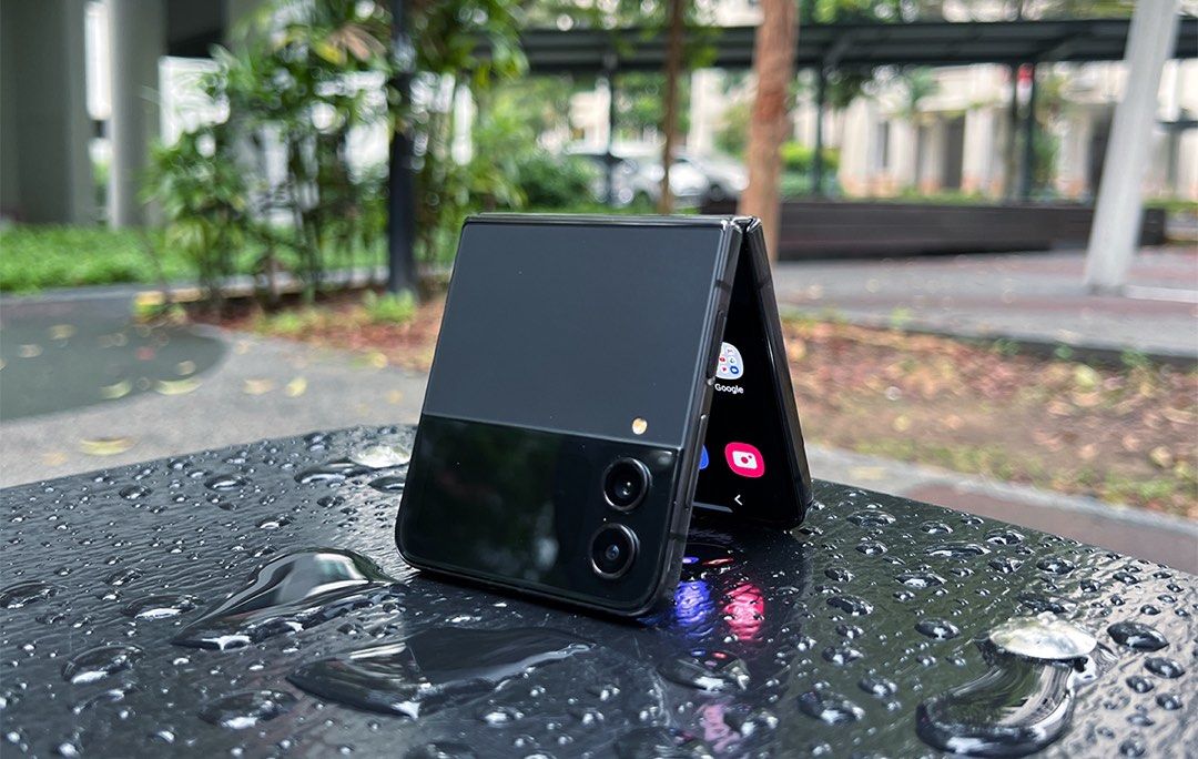 Galaxy Z Flip 4 Blue 128GB, Mobile Phones & Gadgets, Mobile Phones