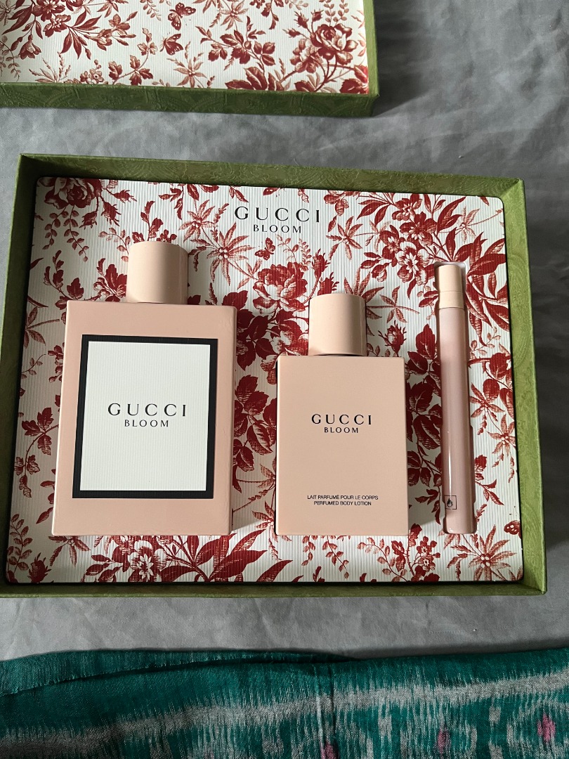 Gucci bloom best sale gift sets