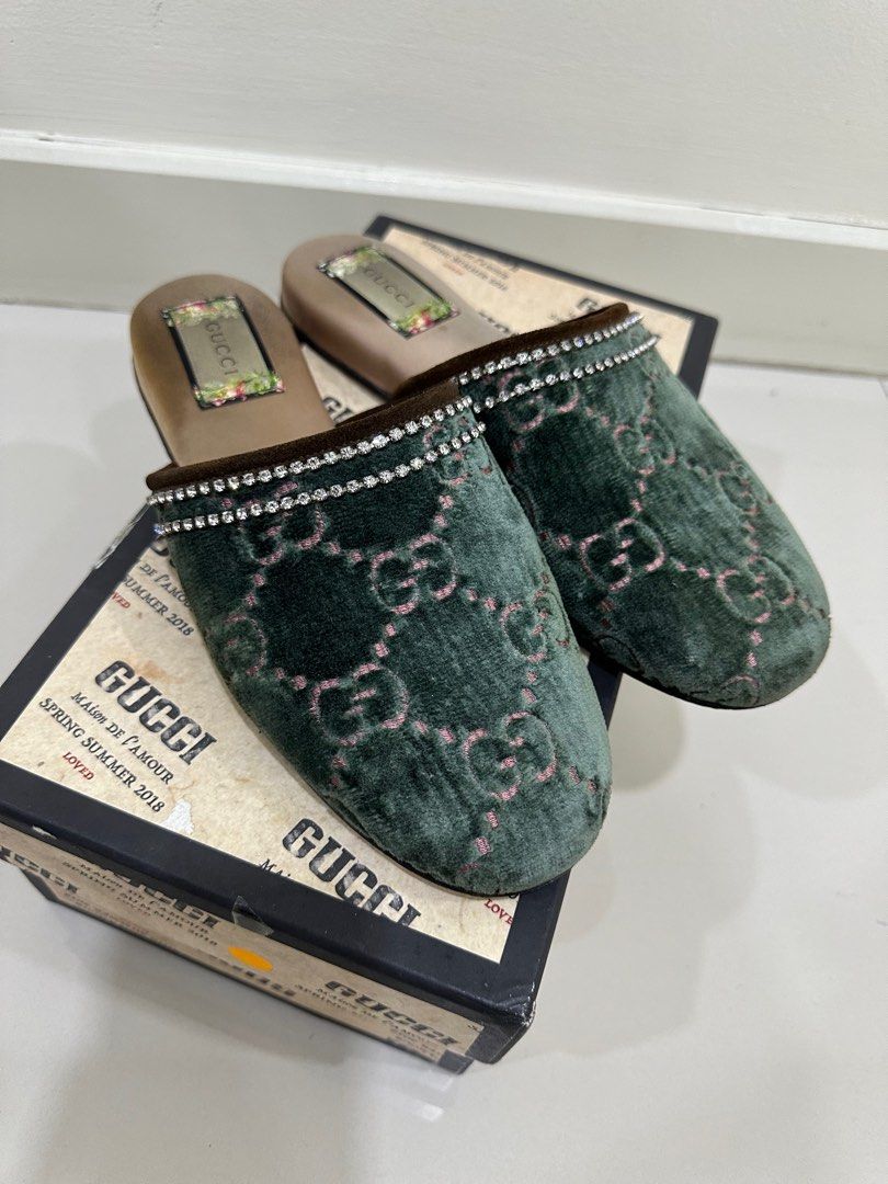 Gucci velvet flats store