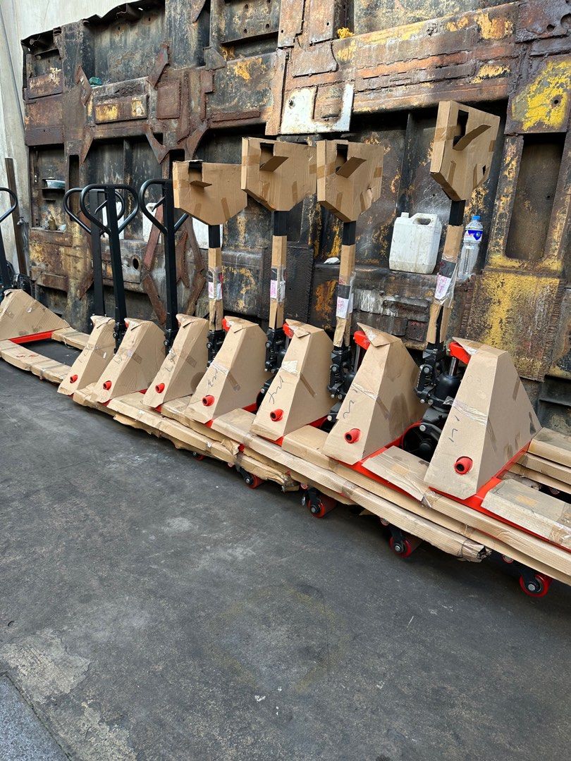 Hand Pallet Truck/Pallet Jack (Category: Industrial Equipment) located in Quezon City. Submitted by perenne_trading (Listing ID 1063205614, Image 2). Description: Perfect Mule Brand OEM quality 2.5 tons - 5tons available Price is vat not included For inquiries: Please call 83650012 / 09276530222.