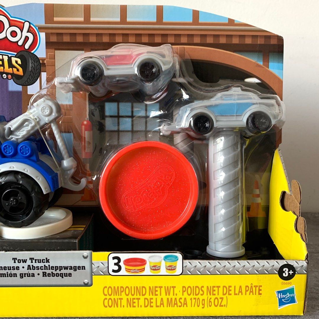 Hasbro PlayDoh Wheels Tow Truck Christmas Gift Kids Toys