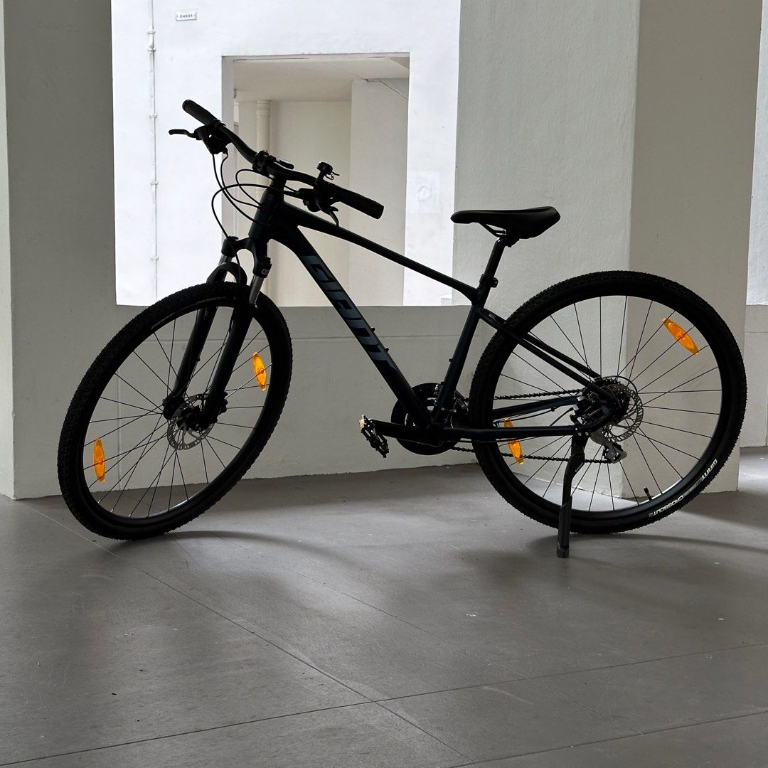 Used giant best sale hybrid bike