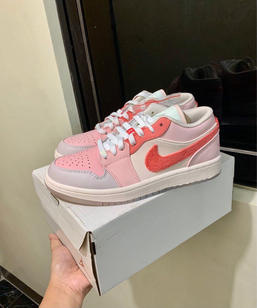 j1 pink low