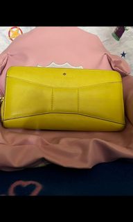 (Category: ) located in . Submitted by uptrendglam (Listing ID 1267081443, Image 1). Description: .