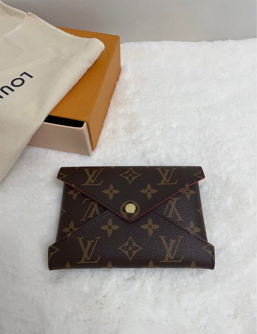 Authentic Kirigami Medium (Category: Luxury Bags & Wallets) located in Taguig. Submitted by slggg (Listing ID 1267035384, Image 3). Description: Authentic Kirigami Pochette Medium Inclusion: - Box - Dustbag Meet up: Taguig/BGC only. .