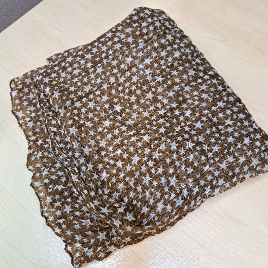 lv louis vuitton logomania scarf brown, Women's Fashion, Watches &  Accessories, Scarves on Carousell