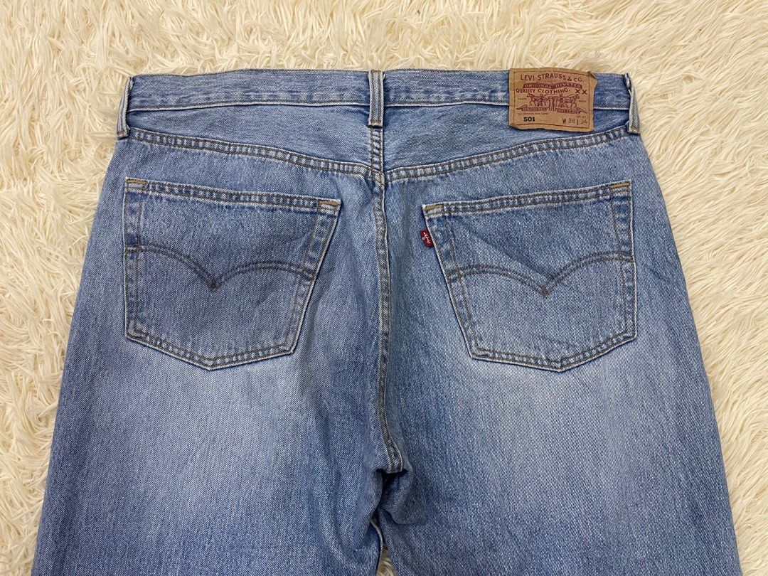 Levis 501 light broken in deals