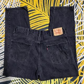 Levis 550 Super Black  Relaxed Fit Size 40