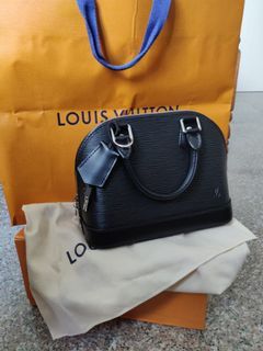Alma bb patent leather handbag Louis Vuitton Black in Patent leather -  36640945