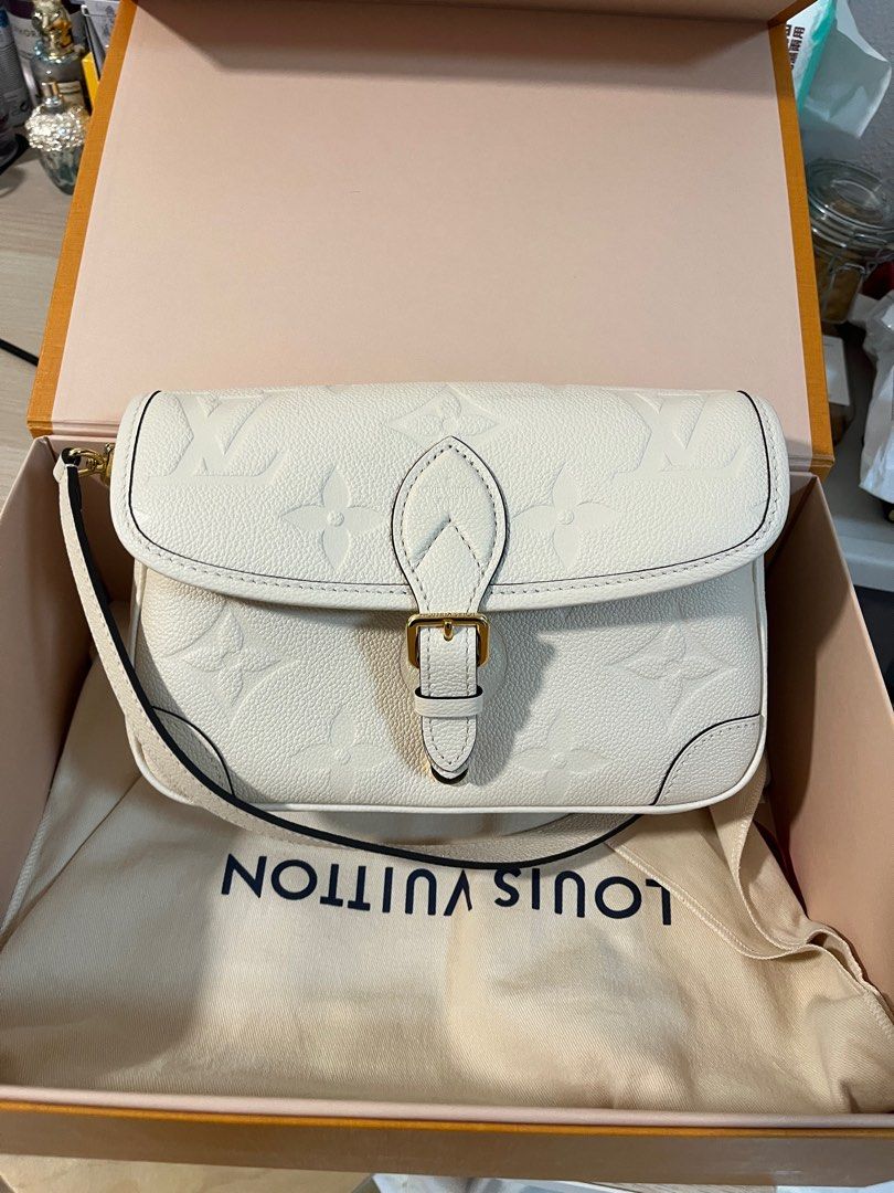 Diane Louis Vuitton White And Grey Bag Louis Vuitton Diane