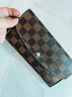 Louis Vuitton Wallet button 4A, Women's Fashion, Bags & Wallets