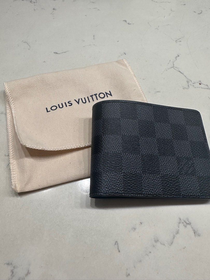 LOUIS VUITTON LV JAMES WALLET M60251, Luxury, Bags & Wallets on Carousell