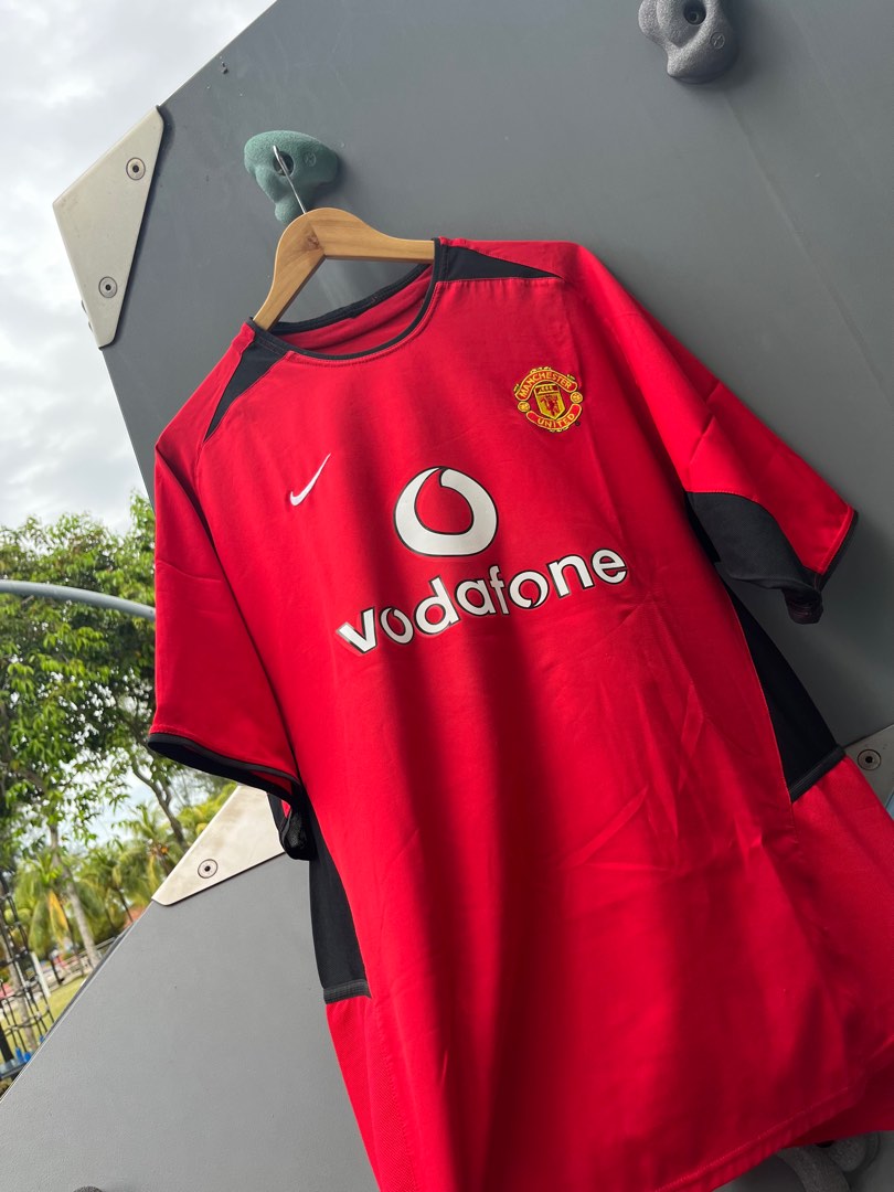MANCHESTER UNITED 2002 HOME JERSEY Men s Fashion Activewear on