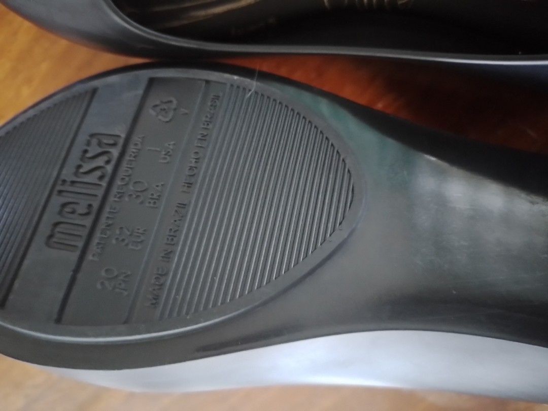 Melissa for kids (Category: Flats & Sandals) located in Bislig. Submitted by cessg (Listing ID 1267052916, Image 2). Description: Melissa Beauty and Beast black shoes for kids 4-7 years old. Still with scent pa po ito..