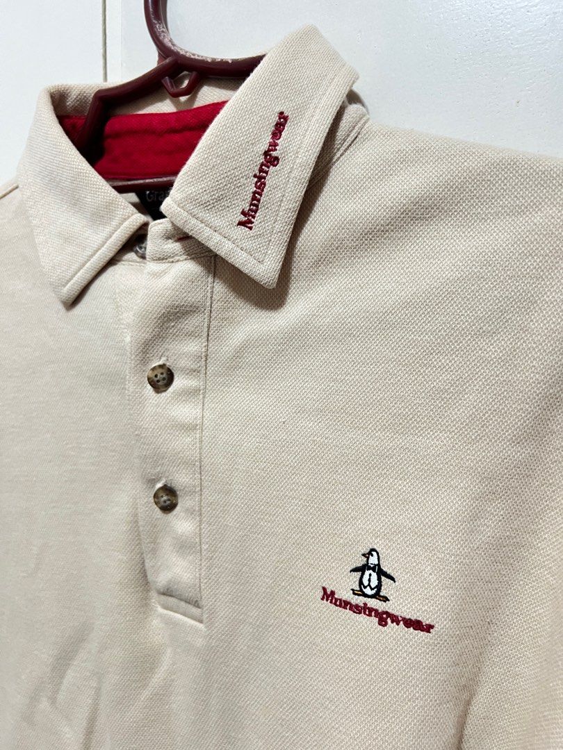 Munsingwear Polo Shirt (Category: Tshirts & Polo Shirts ) located in Quezon City. Submitted by max.declutter (Listing ID 1267085394, Image 2). Description: ✅ Munsingwear long sleeved polo shirt - 10/10 condition - fabric is thick, perfect for cold weather :) - unisex; can fit up to XL.
