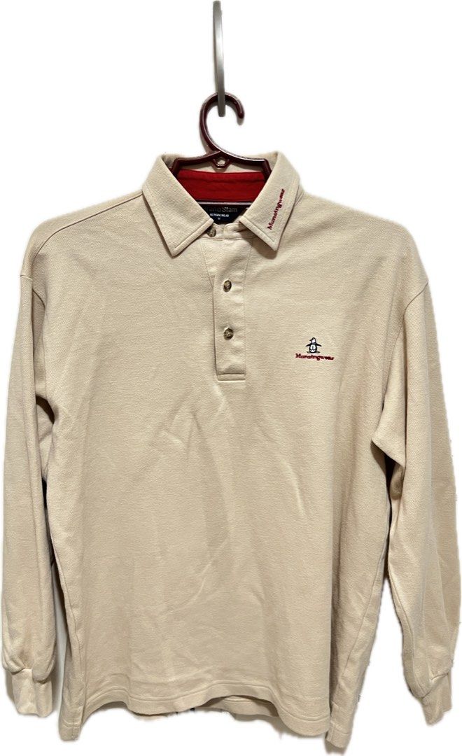 Munsingwear Polo Shirt (Category: Tshirts & Polo Shirts ) located in Quezon City. Submitted by max.declutter (Listing ID 1267085394, Image 1). Description: ✅ Munsingwear long sleeved polo shirt - 10/10 condition - fabric is thick, perfect for cold weather :) - unisex; can fit up to XL.