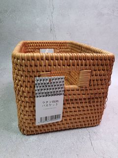 Natural Rattan Storage Baskets, Rectangular Woven Fruit Baskets, Wicker Decoration and Organizer for Bathroom, Living Room