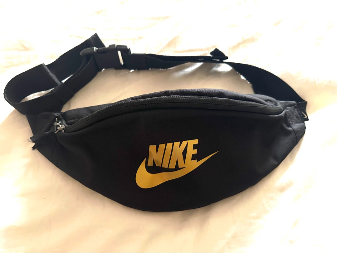 Nike fanny pack black shop and gold