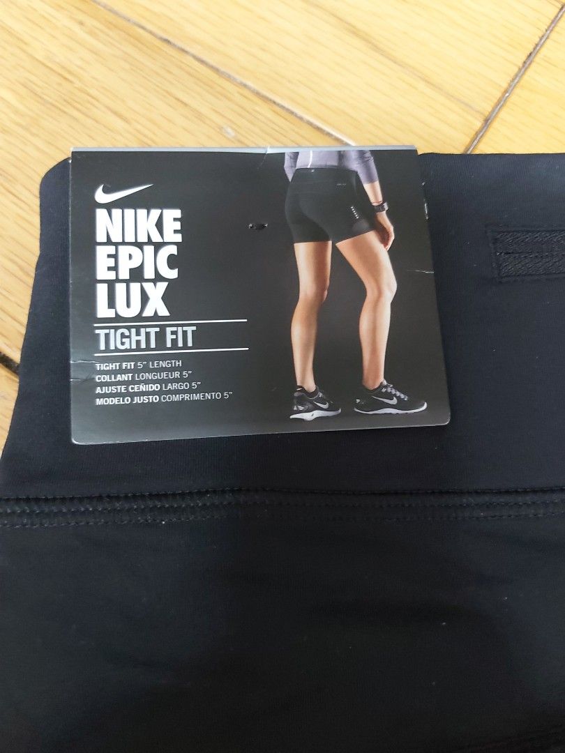 Nike epic lux tight fit