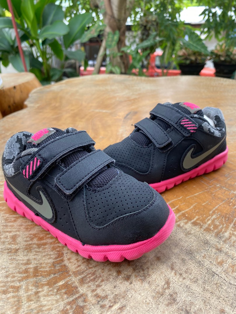Nike Girls Shoes, Babies & Kids, Babies & Kids Fashion on Carousell