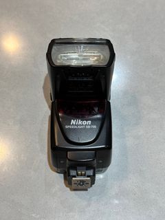 Nikon SB700 flash