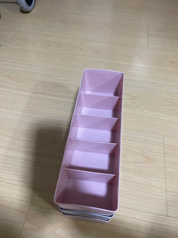 Organizer (Category: Storage Boxes & Baskets) located in Singapore. Submitted by boatboatt (Listing ID 1267123721, Image 1). Description: get 3 at @5 dollar.