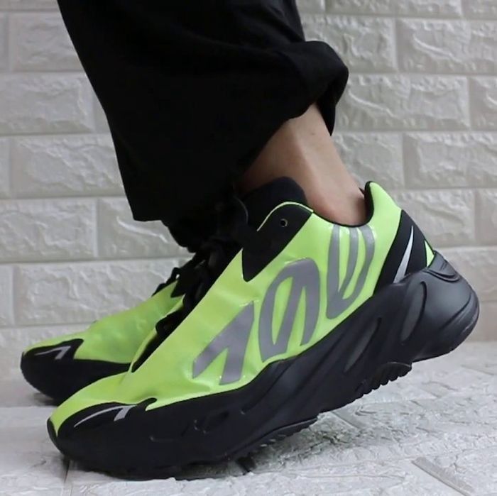 Original Adidas Yeezy Boost 700 MNVN Preloved for Men Size US 11
