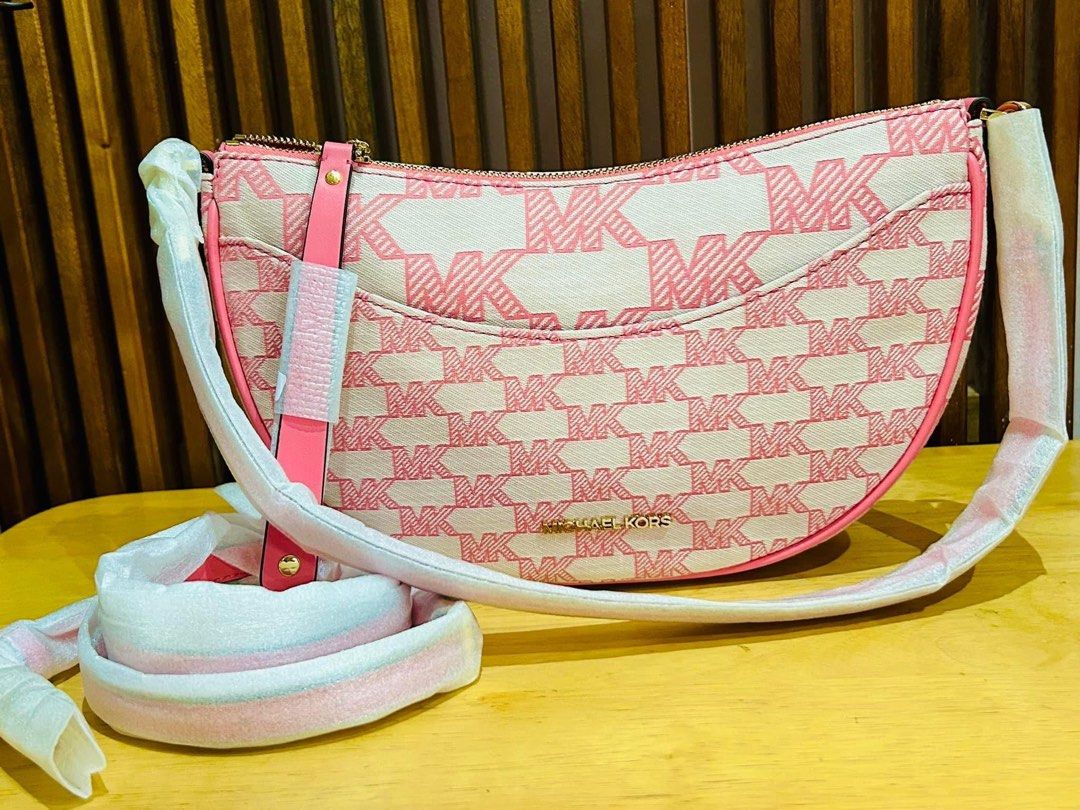 💯ORIGINAL MICHAEL KORS DOVER MEDIUM HALF MOON SHOULDER BAG PINK (Category: Luxury Bags & Wallets) located in Quezon City. Submitted by ashongsstore (Listing ID 1267009294, Image 1). Description: 〽️MICHÁEL K0RS〽️ 🇵🇭ONHAND🇵🇭 Dover Medium Half Moon Shoulder Bag ‼️Please look at our pictures as that is exactly what you are purchasing‼️ 💯GUARANTEED ORIGINAL AND AUTHENTIC or TRIPLE YOUR MONEY BACK! Not REPLICA, OEM, TOP GRADE QUALITY, AUTHENTIC Q