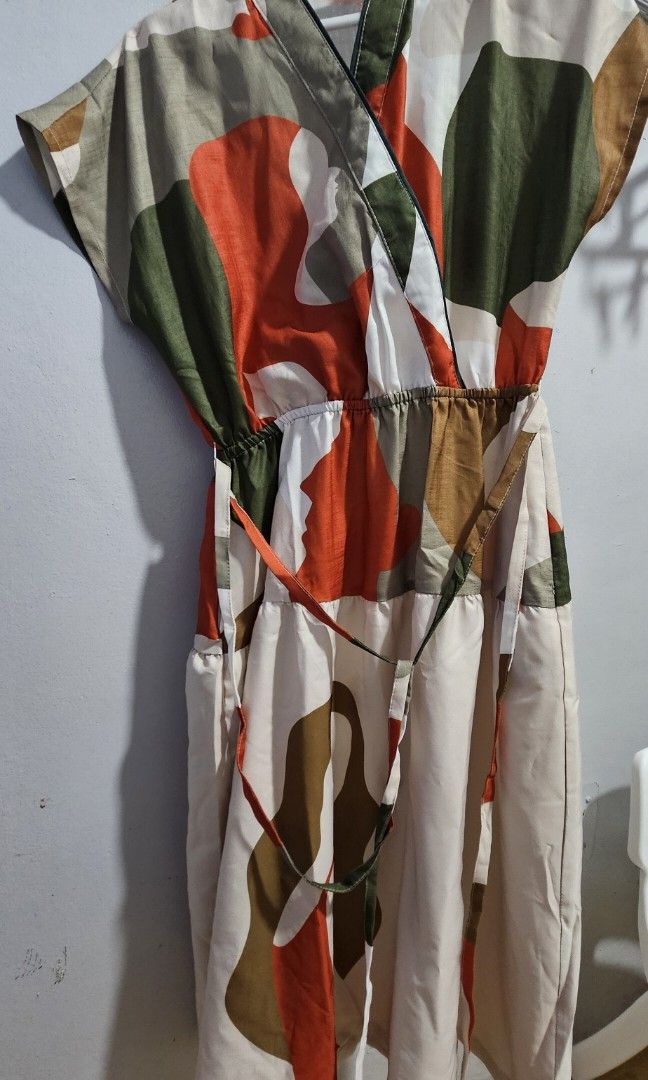 PLAINS&PRINTS (Category: Dresses) located in Manila. Submitted by 3es.m (Listing ID 1267023008, Image 3). Description: xs with bag and tag.