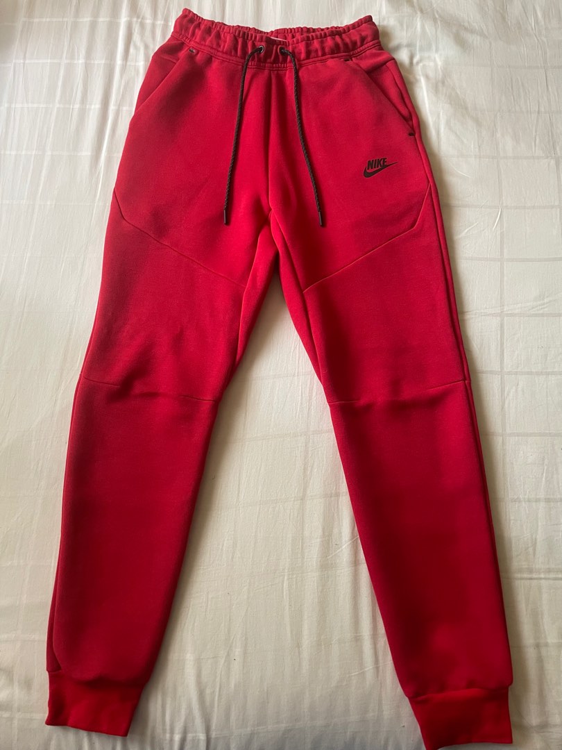 Red sale nike sweatpants