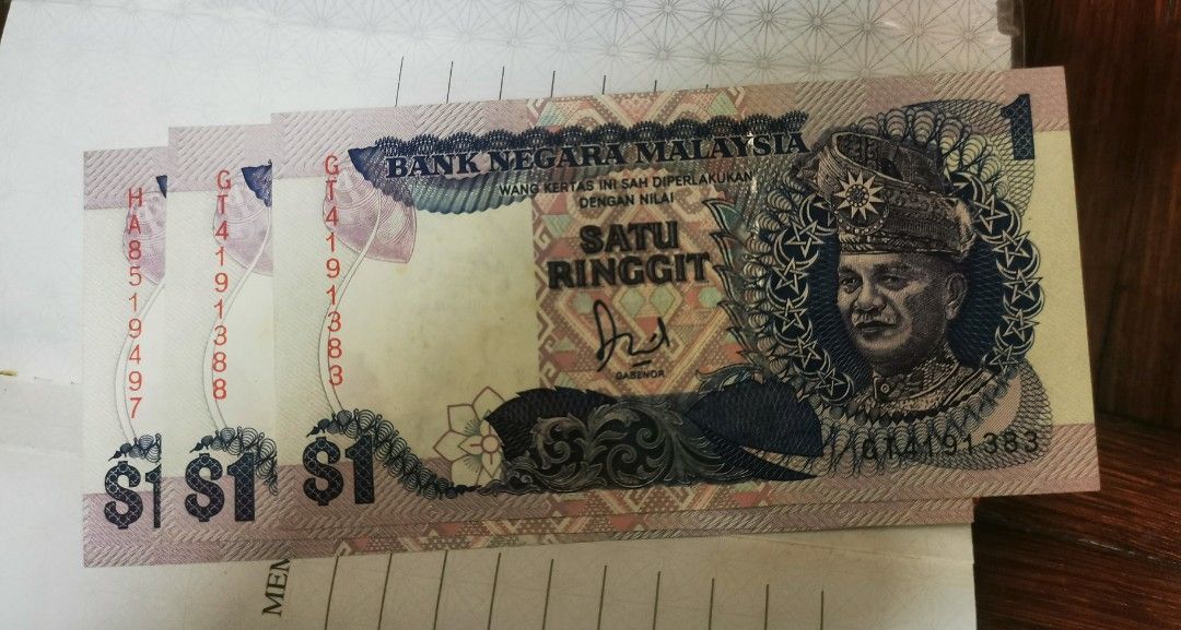Rm1 singgit (Category: Currency) located in Subang Jaya. Submitted by daklan_disini (Listing ID 1267039095, Image 2). Description: Duit lama satu ringgit Rm1 lama Bank note Currency bank negara Malaysia Harga untuk Sekeping. Boleh pilih nombor siri.