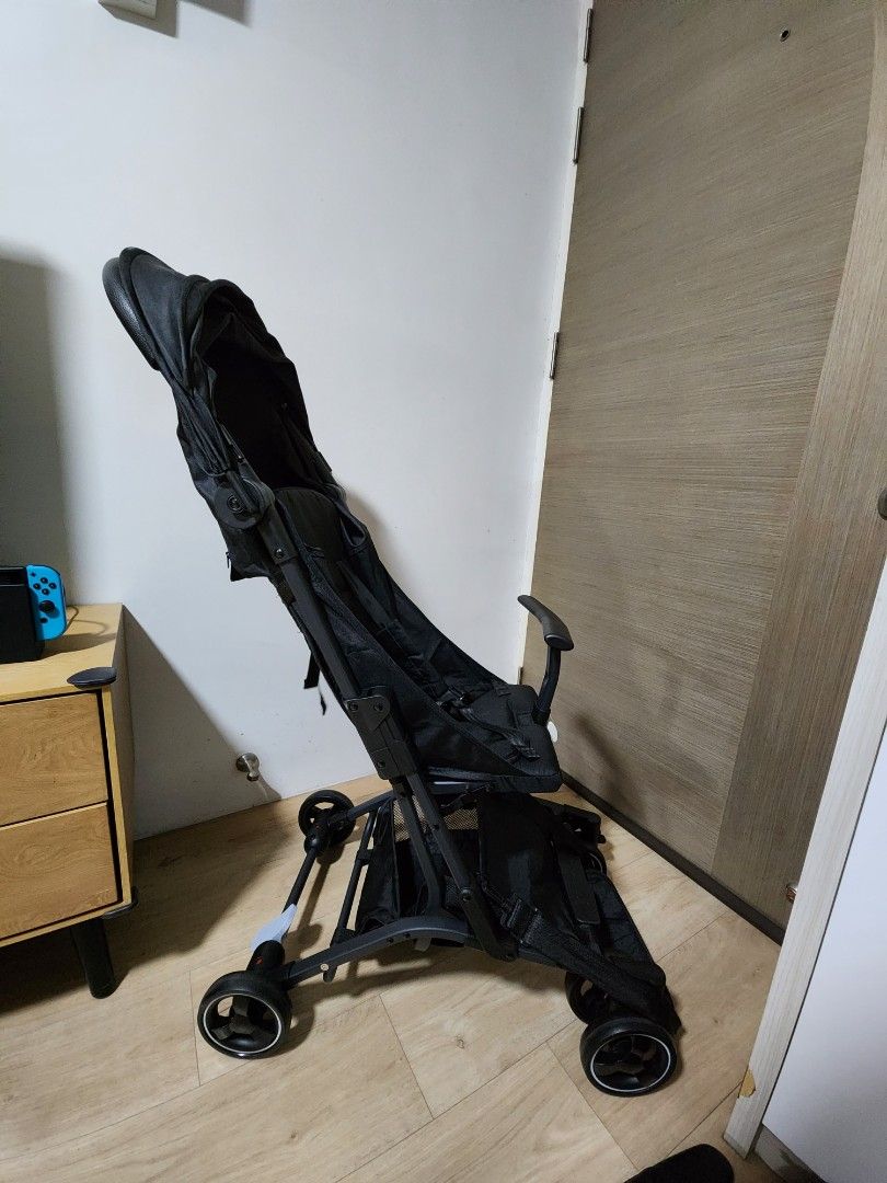 S900 2nd Gen lightweight foldable stroller, Babies & Kids, Going Out ...