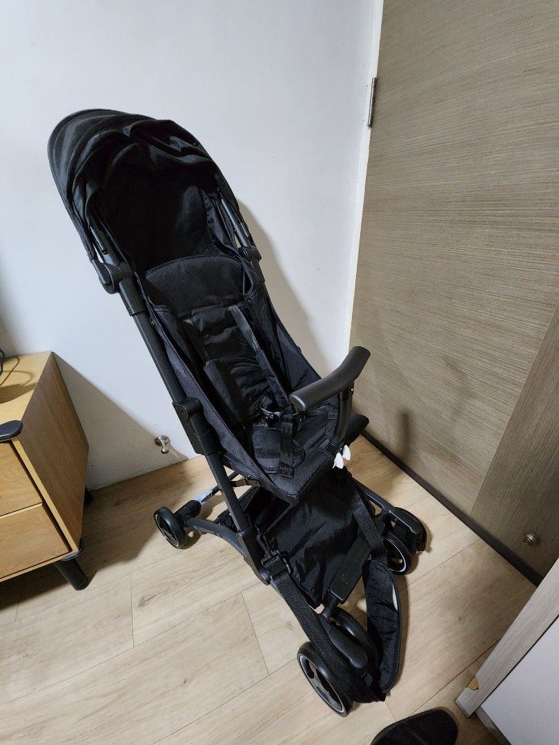 S900 2nd Gen lightweight foldable stroller, Babies & Kids, Going Out ...