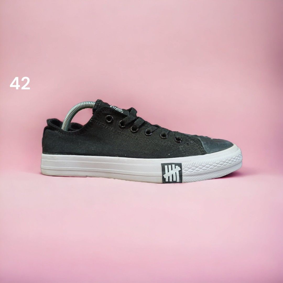 Sepatu converse lunarlon 2025