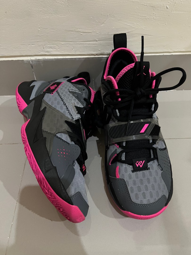 Sepatu westbrook 2024