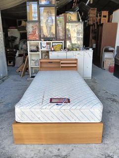 Single bedset with storage