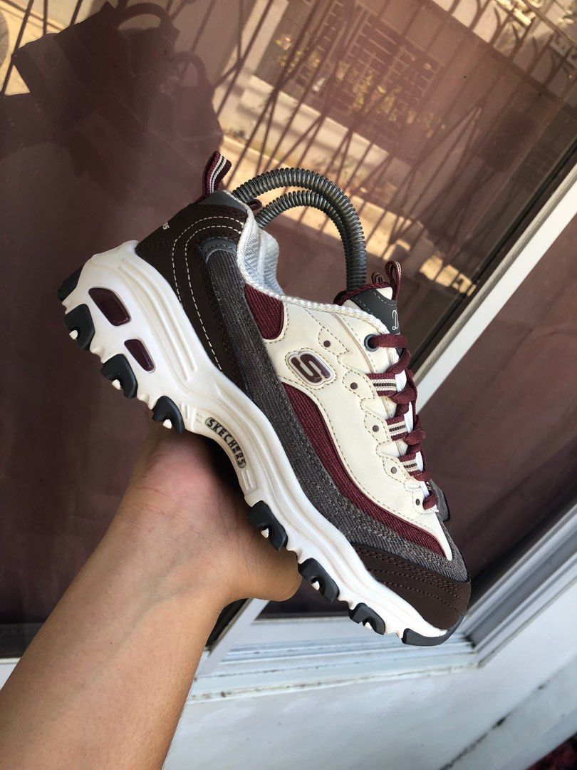 Wine on sale colored skechers