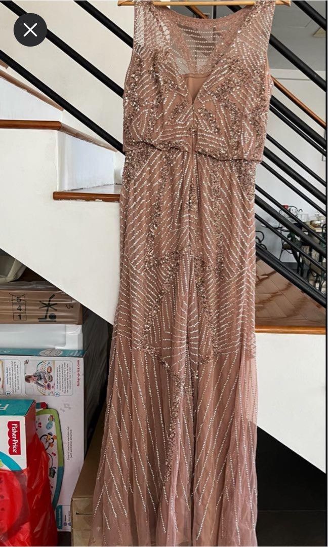 Sleeveless sequined evening gown Aidan Mattox by Adrianna Papell