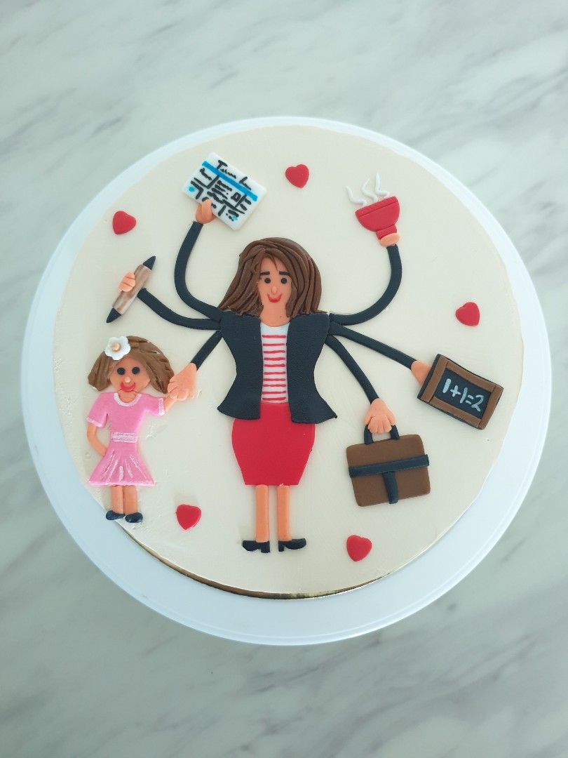 3,500+ Mom Holding Cake Stock Photos, Pictures & Royalty-Free Images -  iStock | Holding cookies, Woman holding plate, Birthday cake