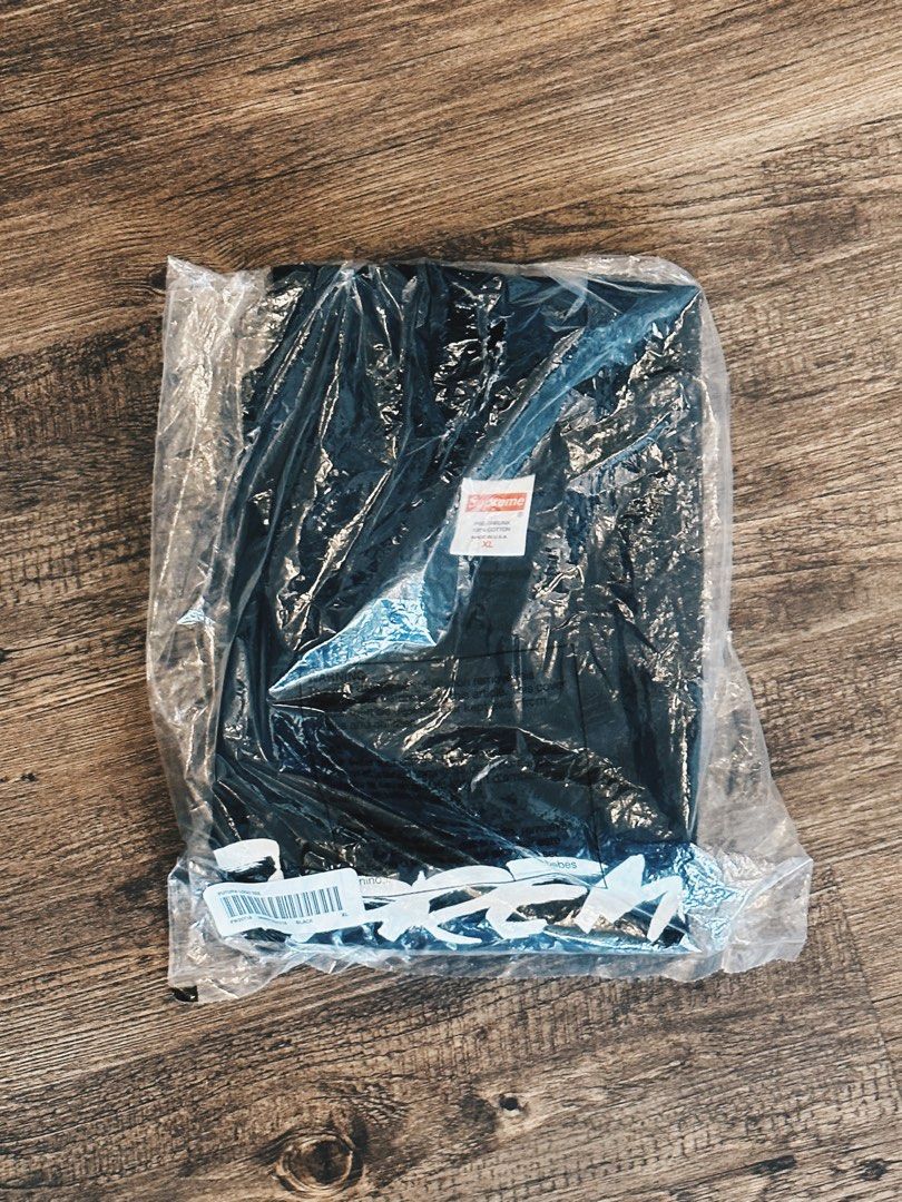 Futura logo clearance tee supreme
