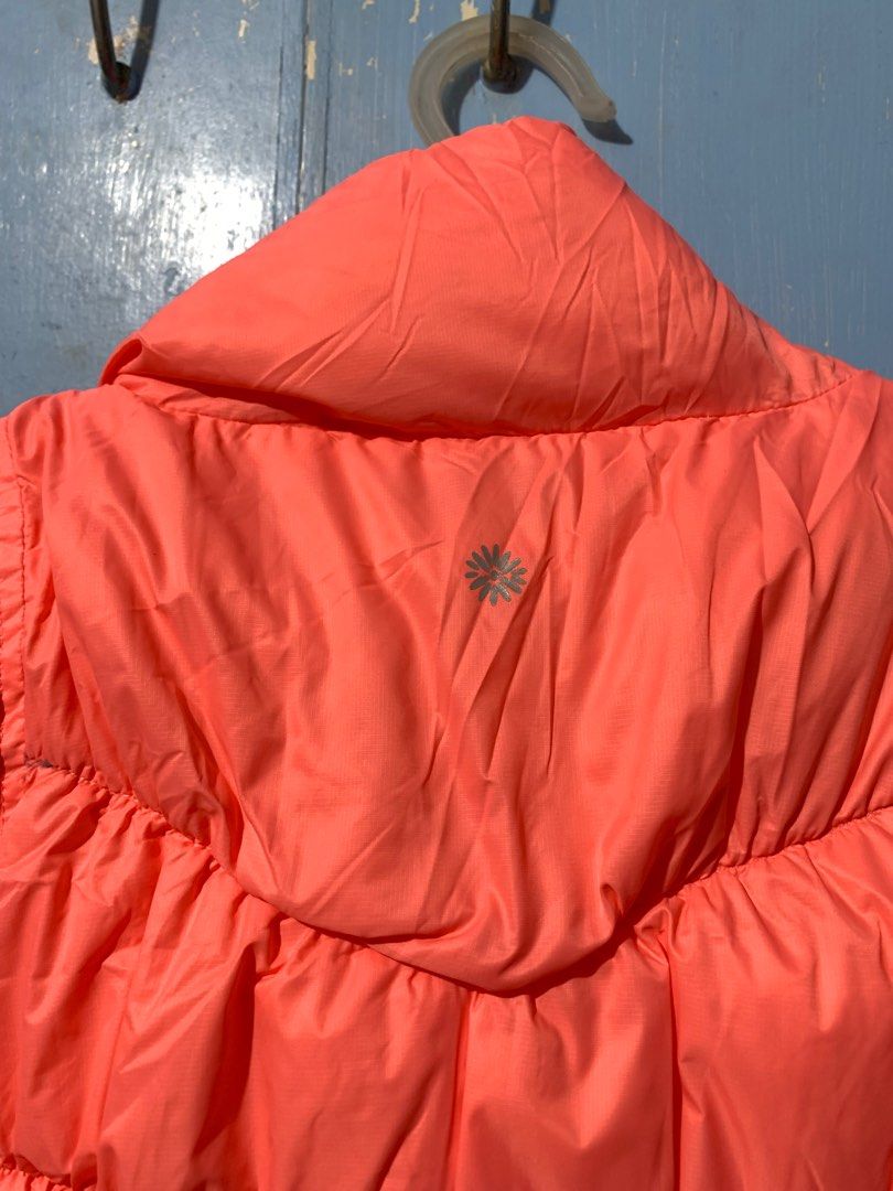 Tangerine Vest Peach (Category: Activewear) located in Baguio. Submitted by 25thlu (Listing ID 1267110180, Image 2). Description: Tangerine Vest Peach Color Brandnew 18x27 Fits S-M Lighting may affect actual color Peach to Pink color in actual can provide additional pics.