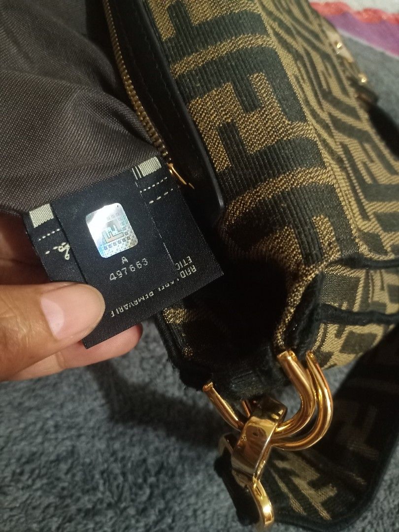 Tas Sling Fendi Roma