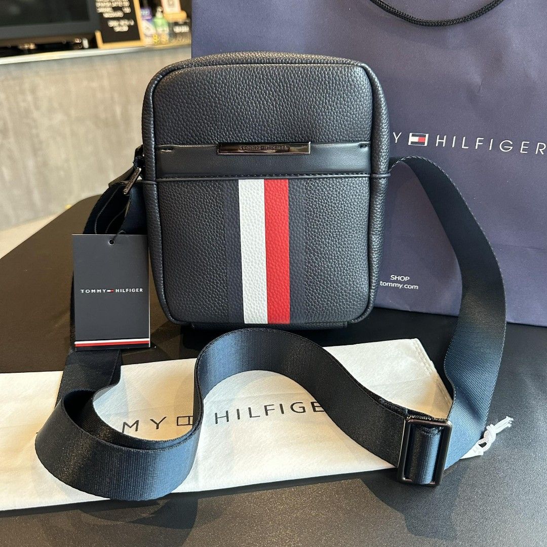 Men's messenger sales bags tommy hilfiger